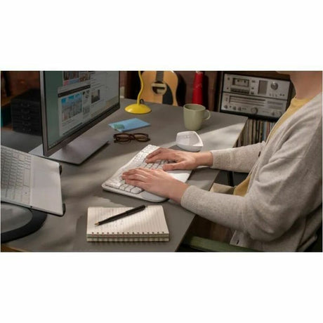 Logitech Wave Keys Keyboard - Wireless Connectivity - USB Interface - English (UK) - QWERTY Layout - Graphite