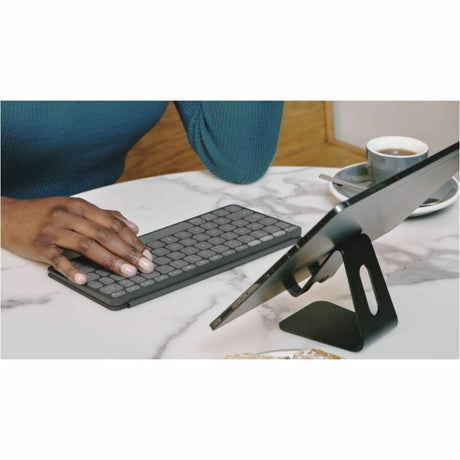 Logitech Keys-To-Go 2 Keyboard - Wireless Connectivity - English (UK) - QWERTY Layout - Graphite